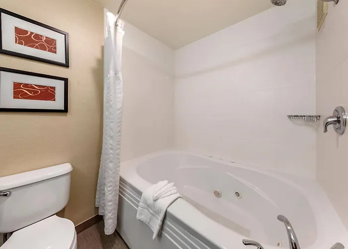 Comfort Suites Near Six Flags Magic Mountain